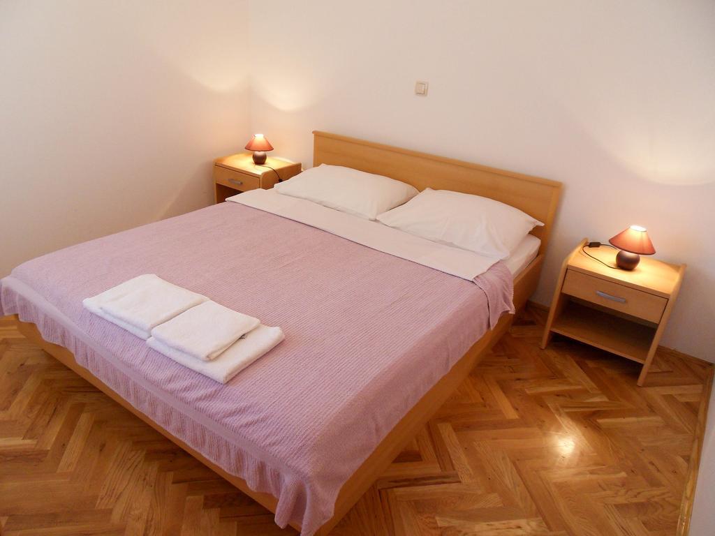 Apartments Petricevic Selce Pokoj fotografie